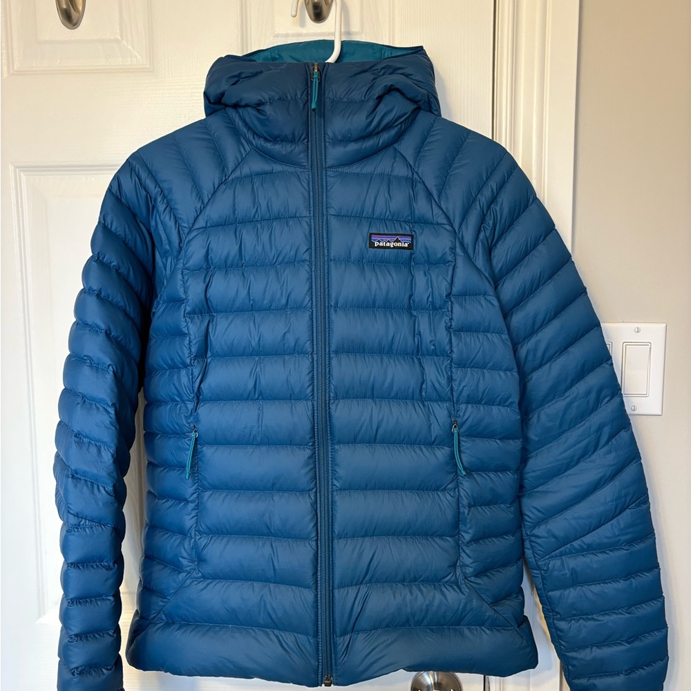 Patagonia Down Sweater Hoody Women’s M – 800-Fill Lightweight Down Jacket
